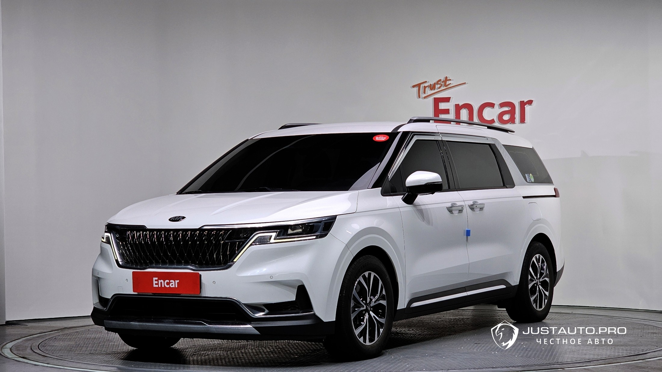 Автомобиль Kia Canival