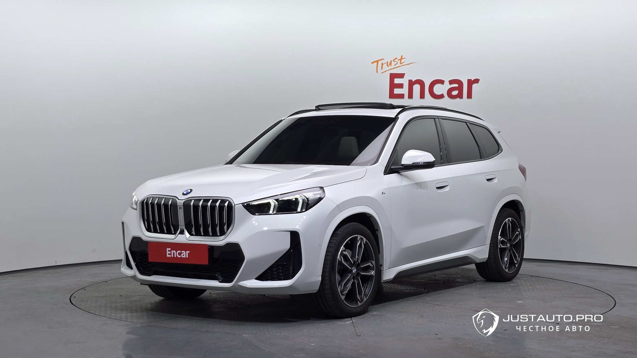 Автомобиль BMW X1