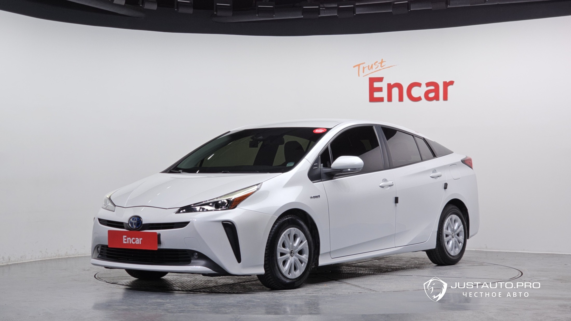 Автомобиль Toyota Prius