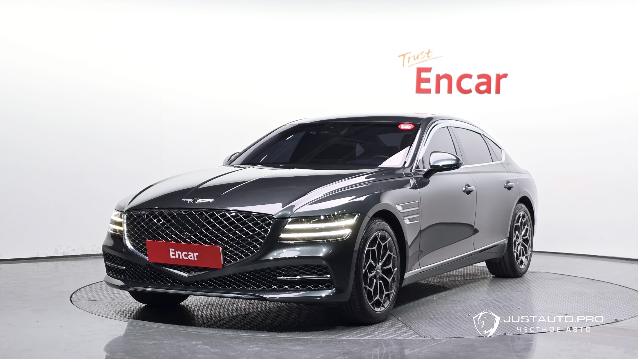 Автомобиль Genesis G80