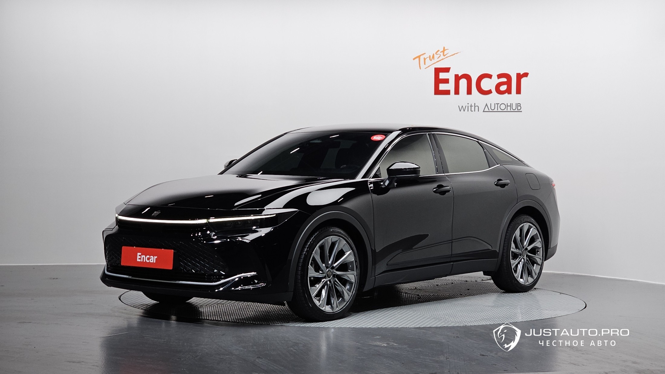 Автомобиль Toyota Crown