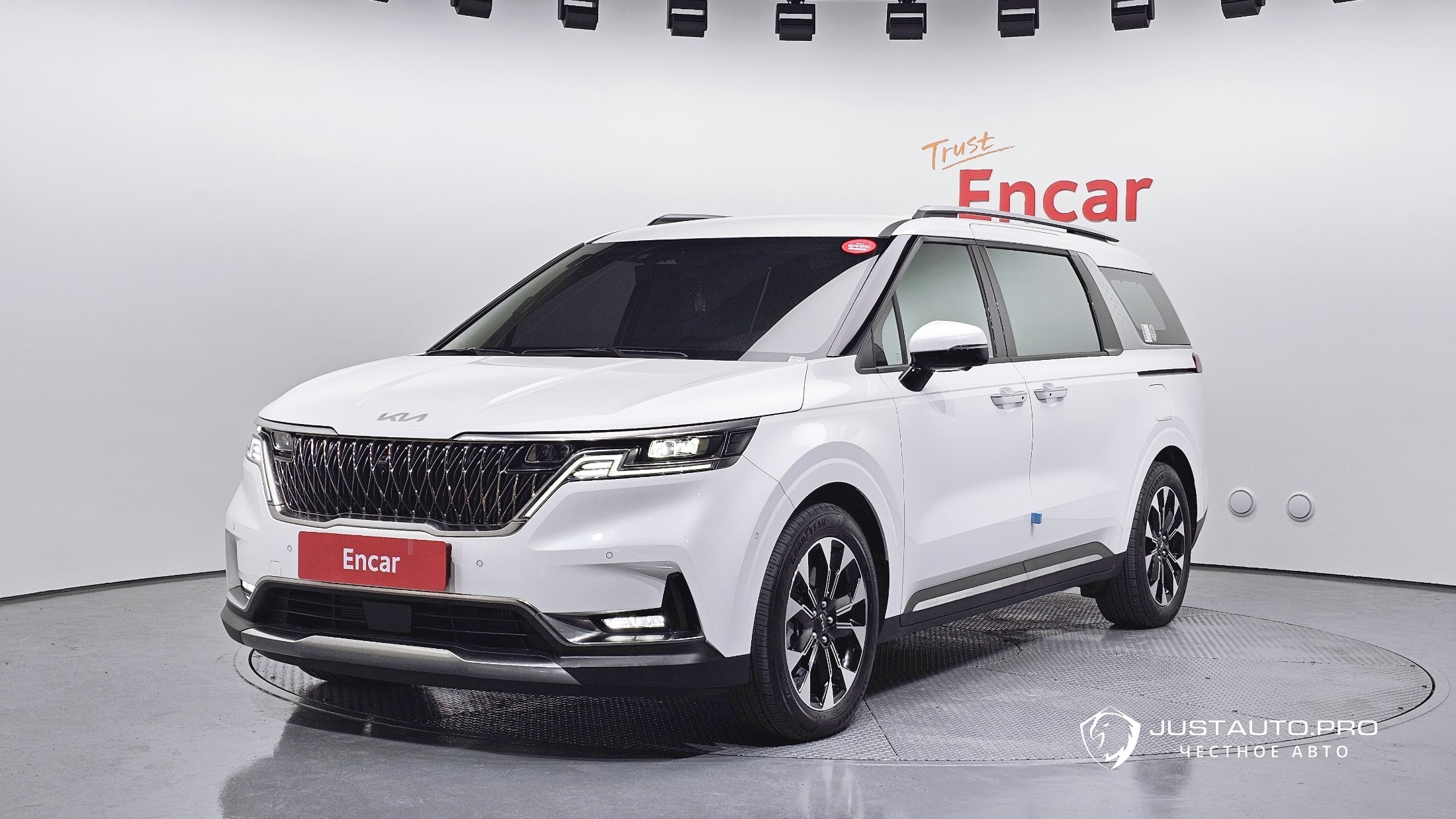 Автомобиль Kia Canival