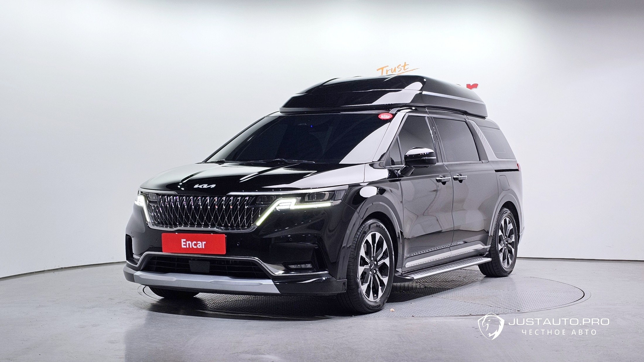 Автомобиль Kia Canival