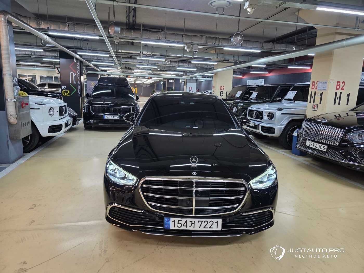 Автомобиль Mercedes-Benz S-Class