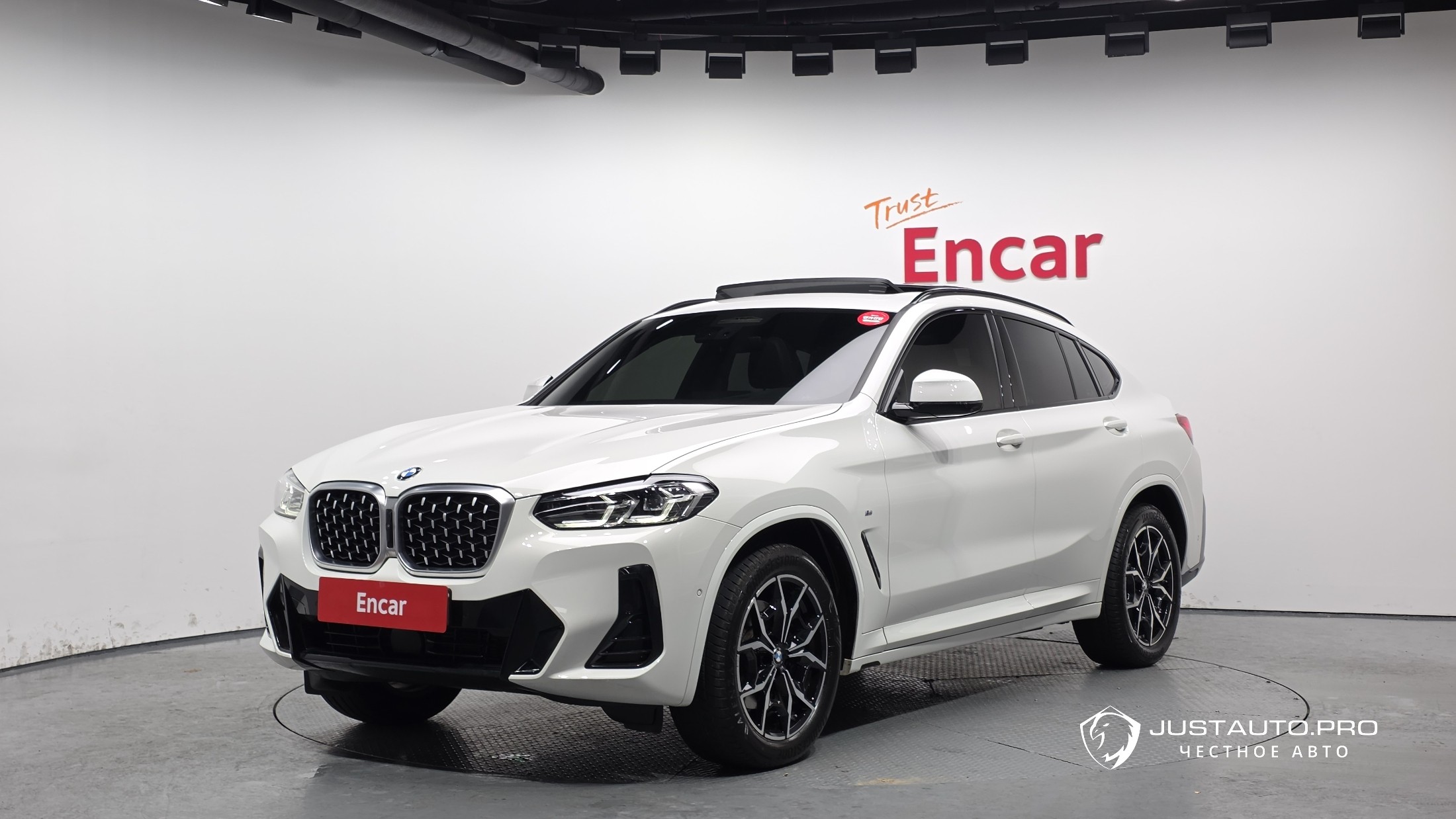 Автомобиль BMW X4