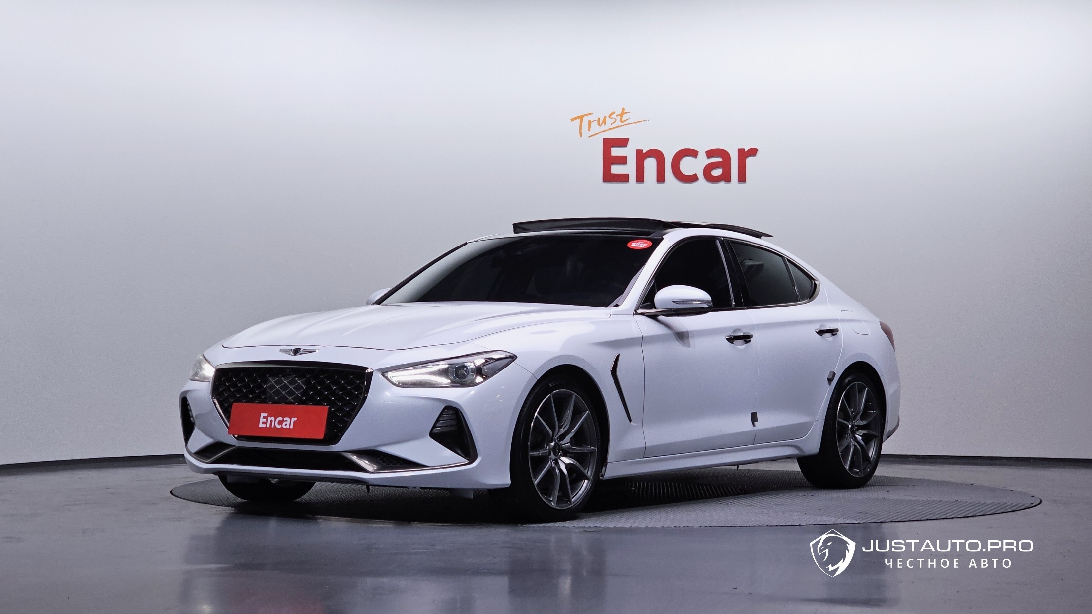 Автомобиль Genesis G70