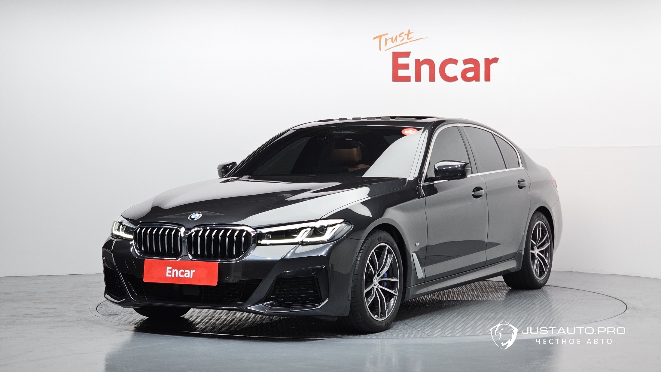 Автомобиль BMW 5-Series