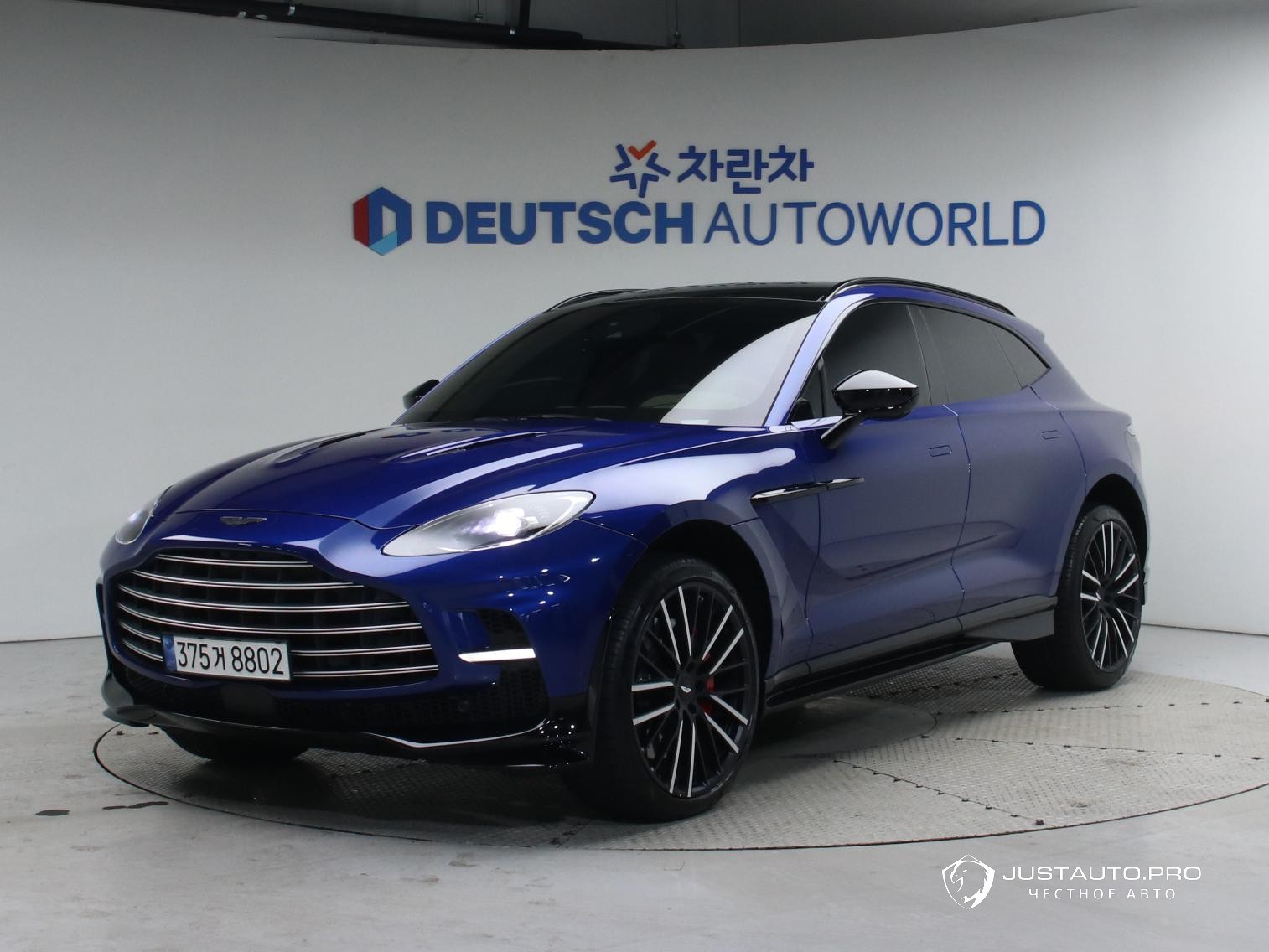 Автомобиль Astonmartin DBX