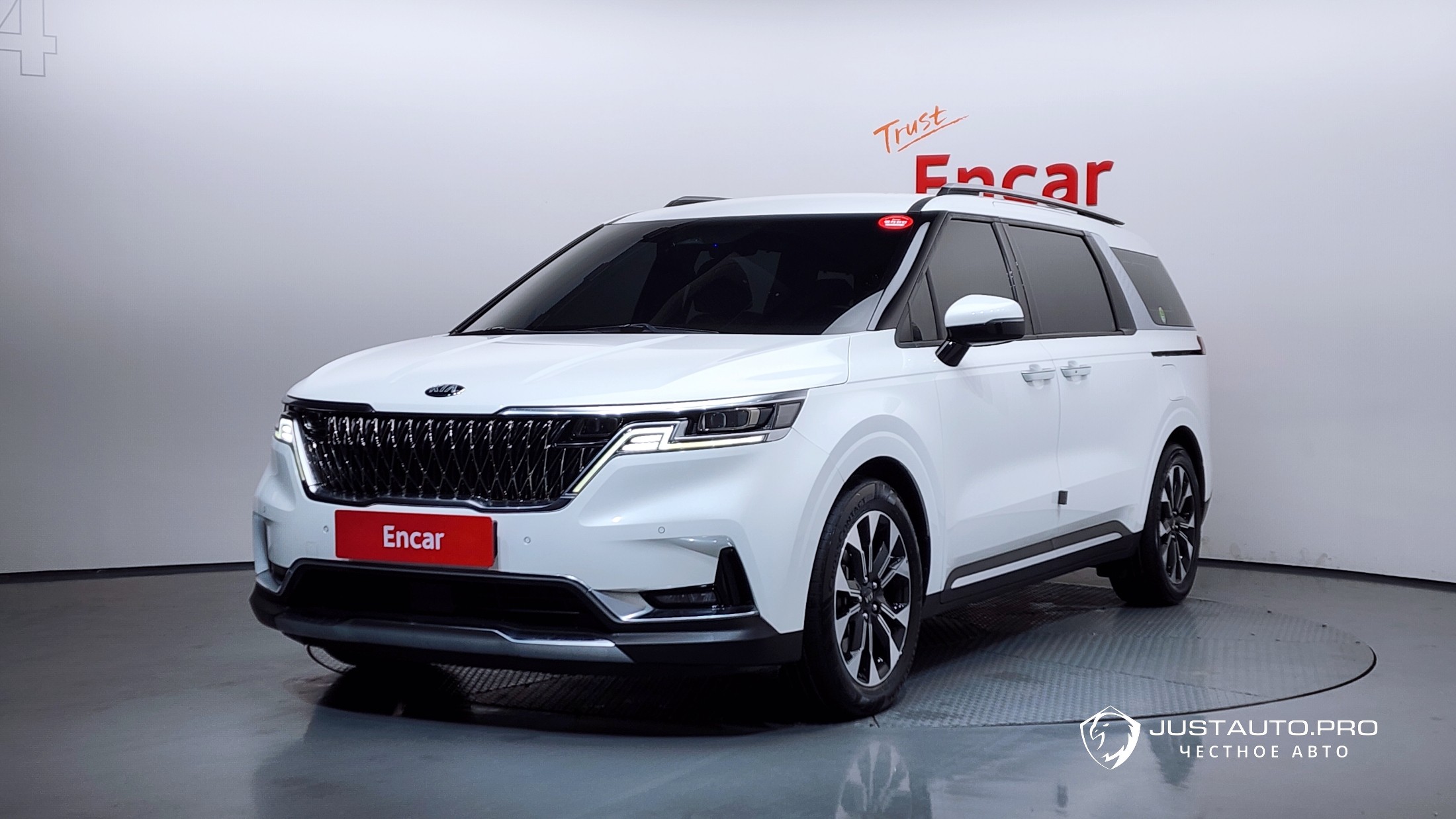 Автомобиль Kia Canival