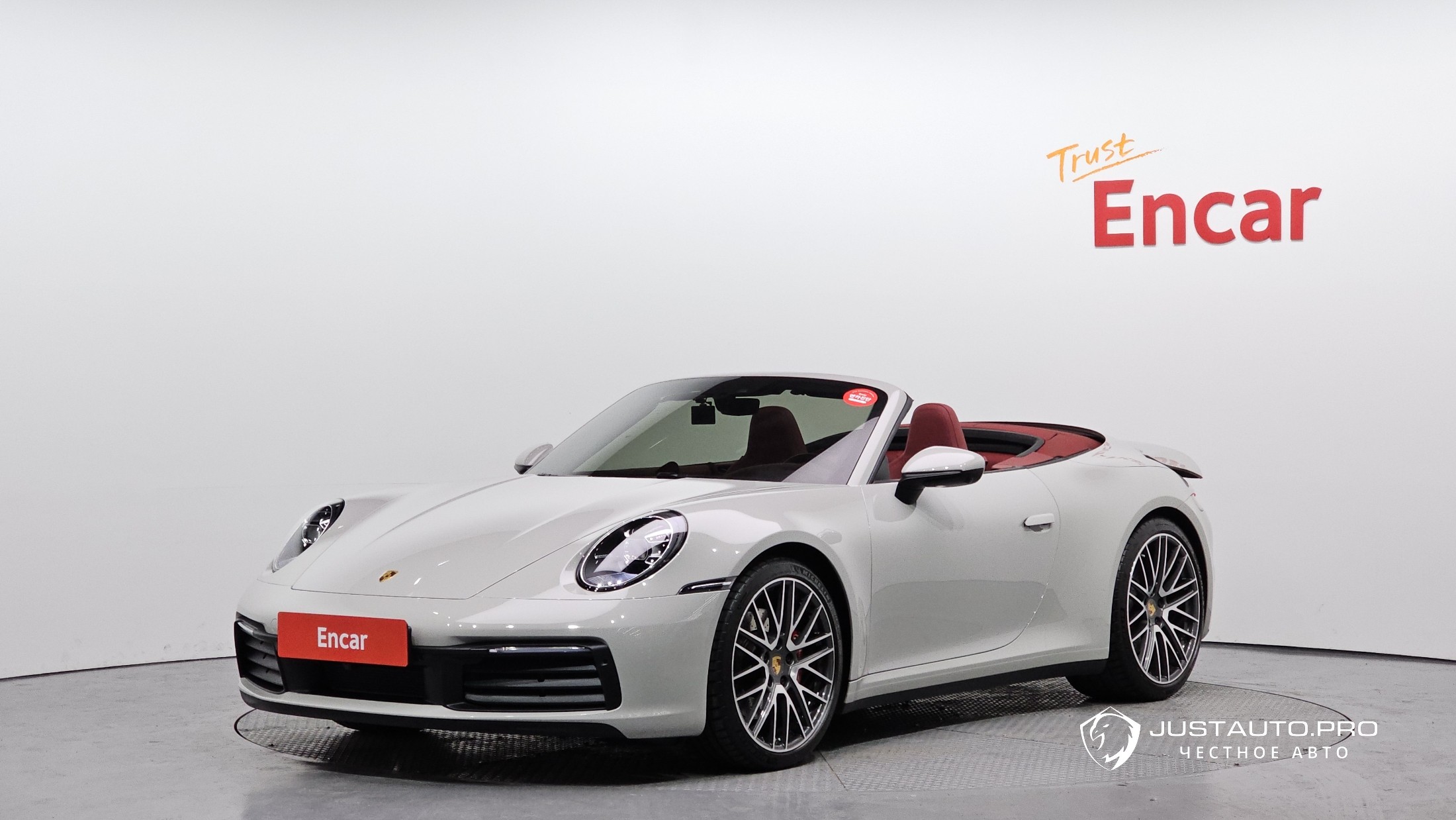 Автомобиль Porsche 911