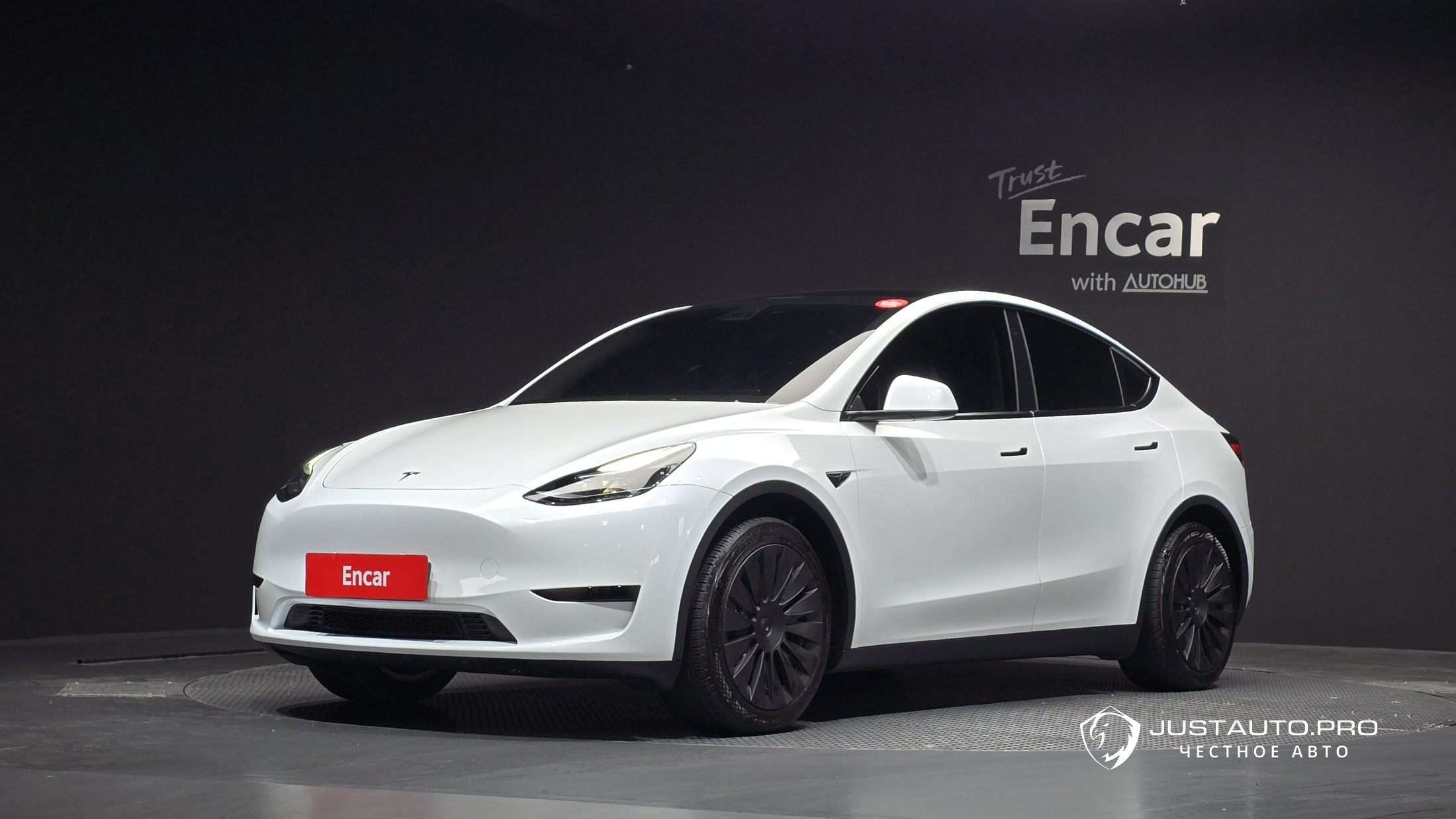 Автомобиль Tesla Model Y