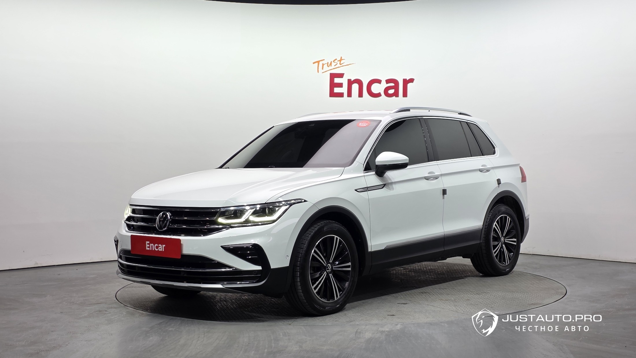 Автомобиль Volkswagen Tiguan