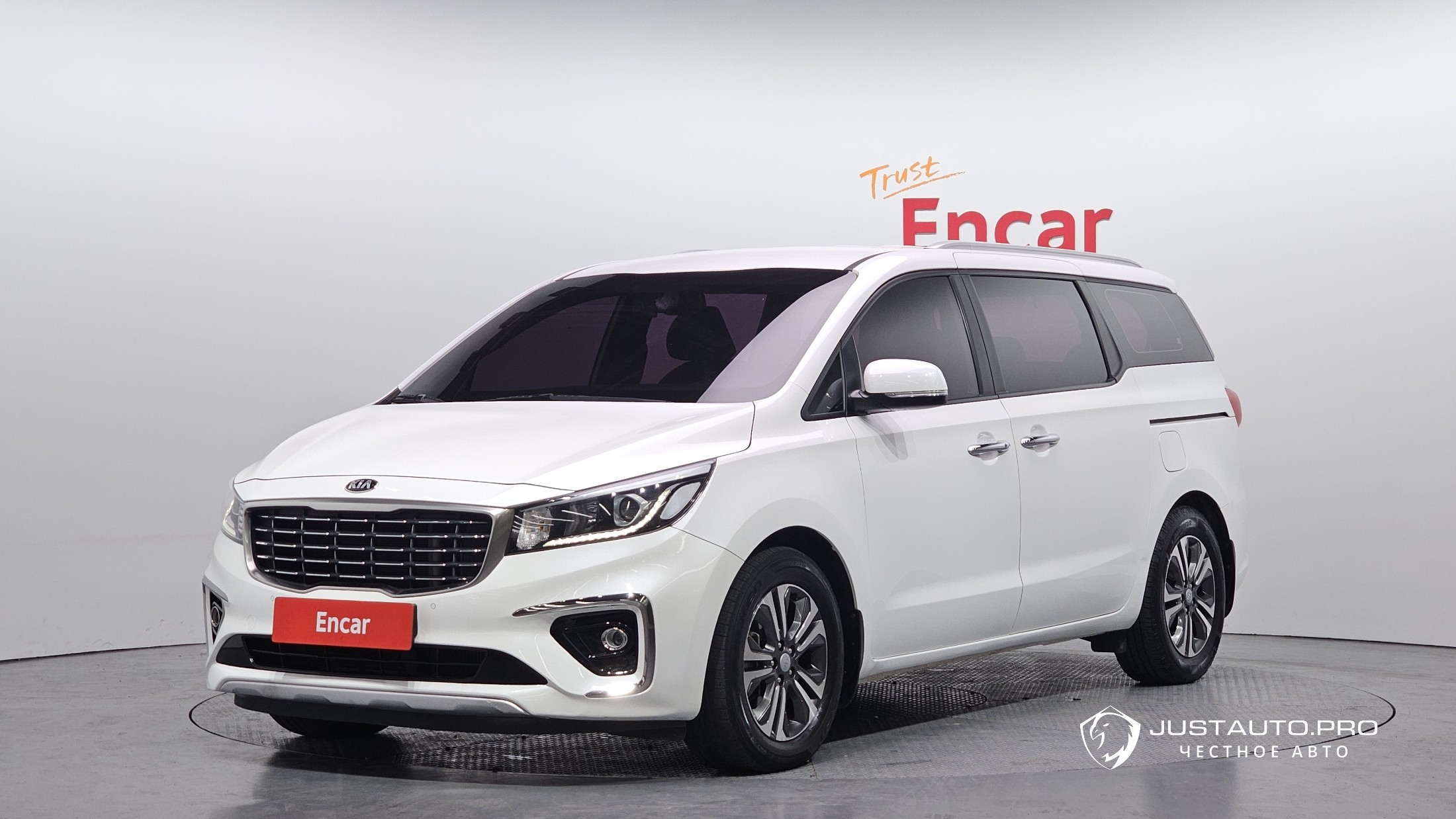 Автомобиль Kia Canival