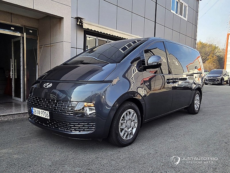Автомобиль Hyundai Staria