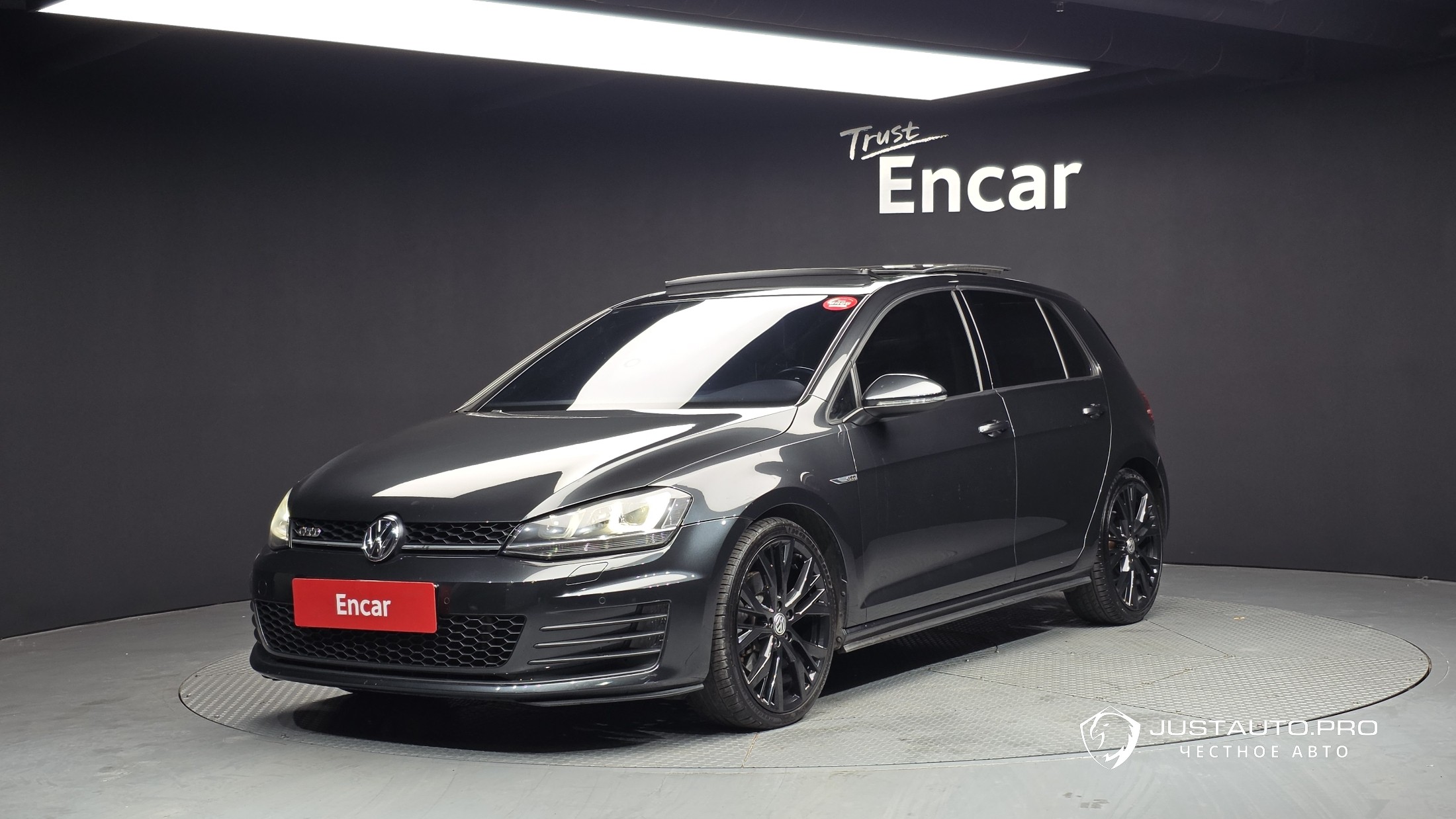 Автомобиль Volkswagen Golf