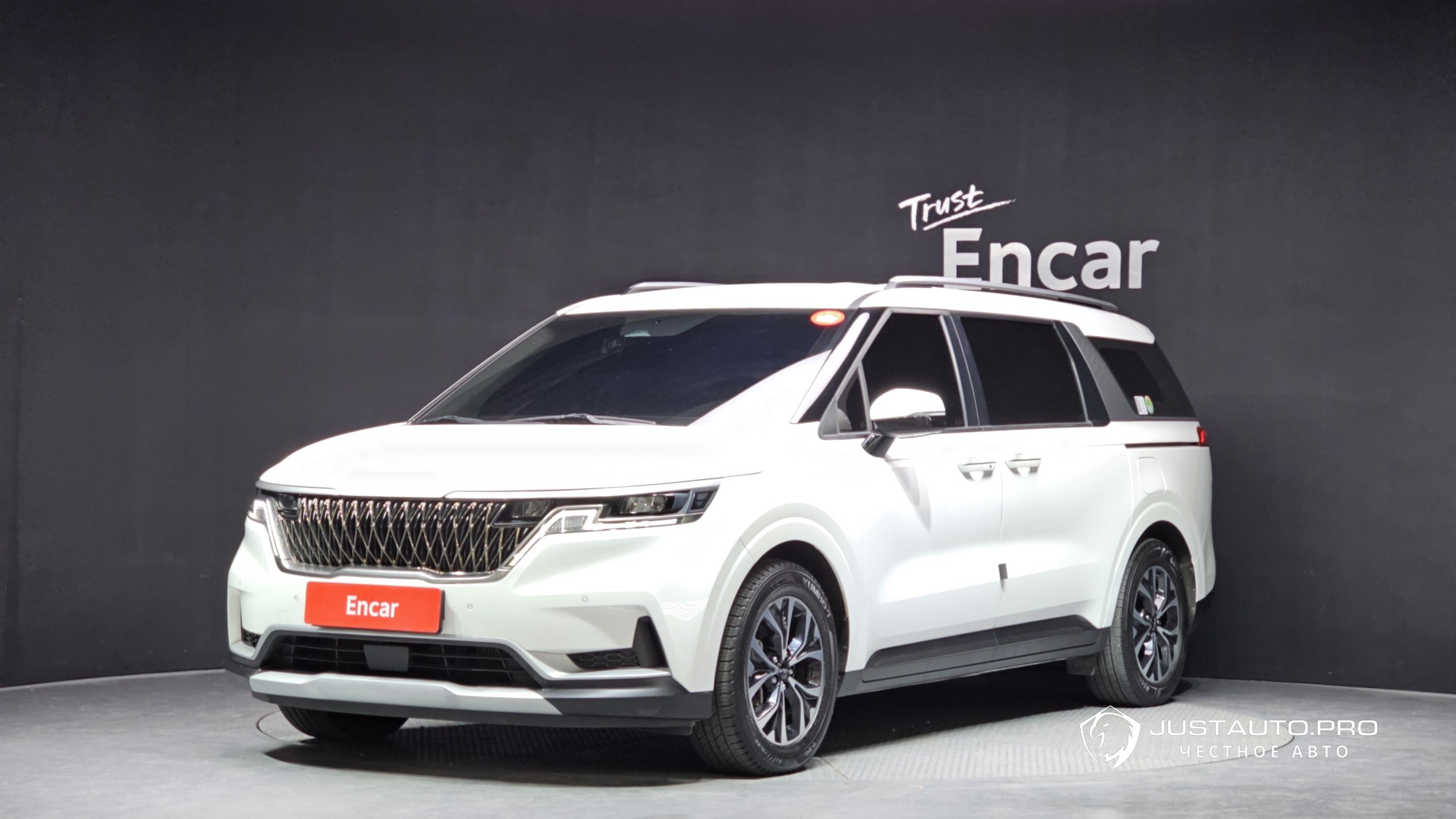 Автомобиль Kia Canival