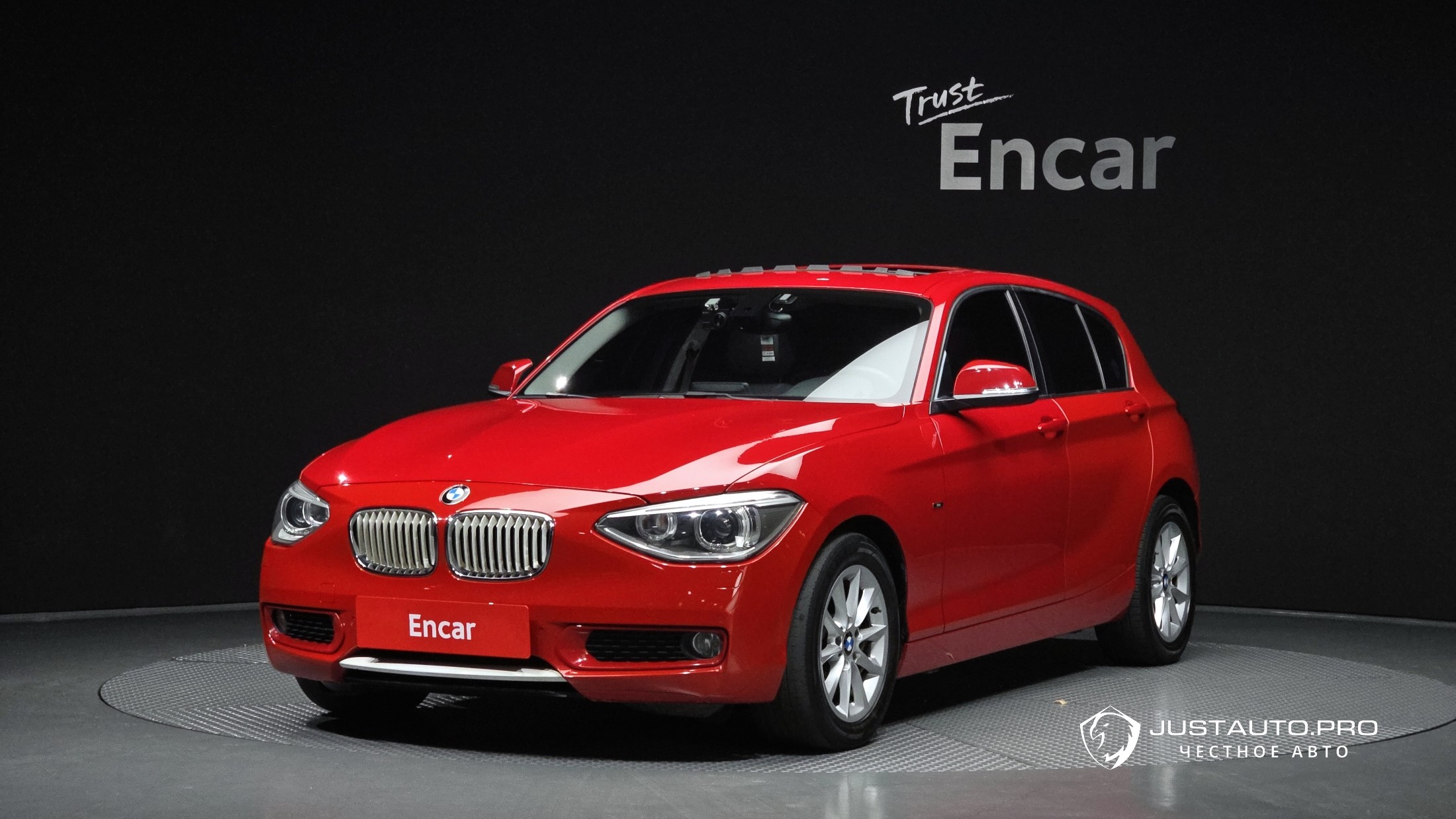 Автомобиль BMW 1-Series