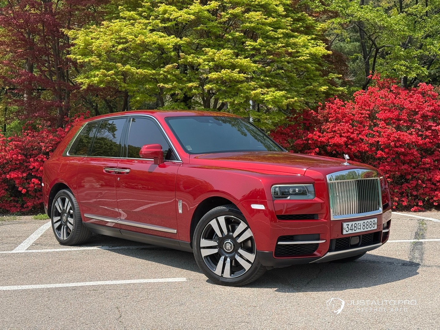 Автомобиль Rolls-Royce Cullinan