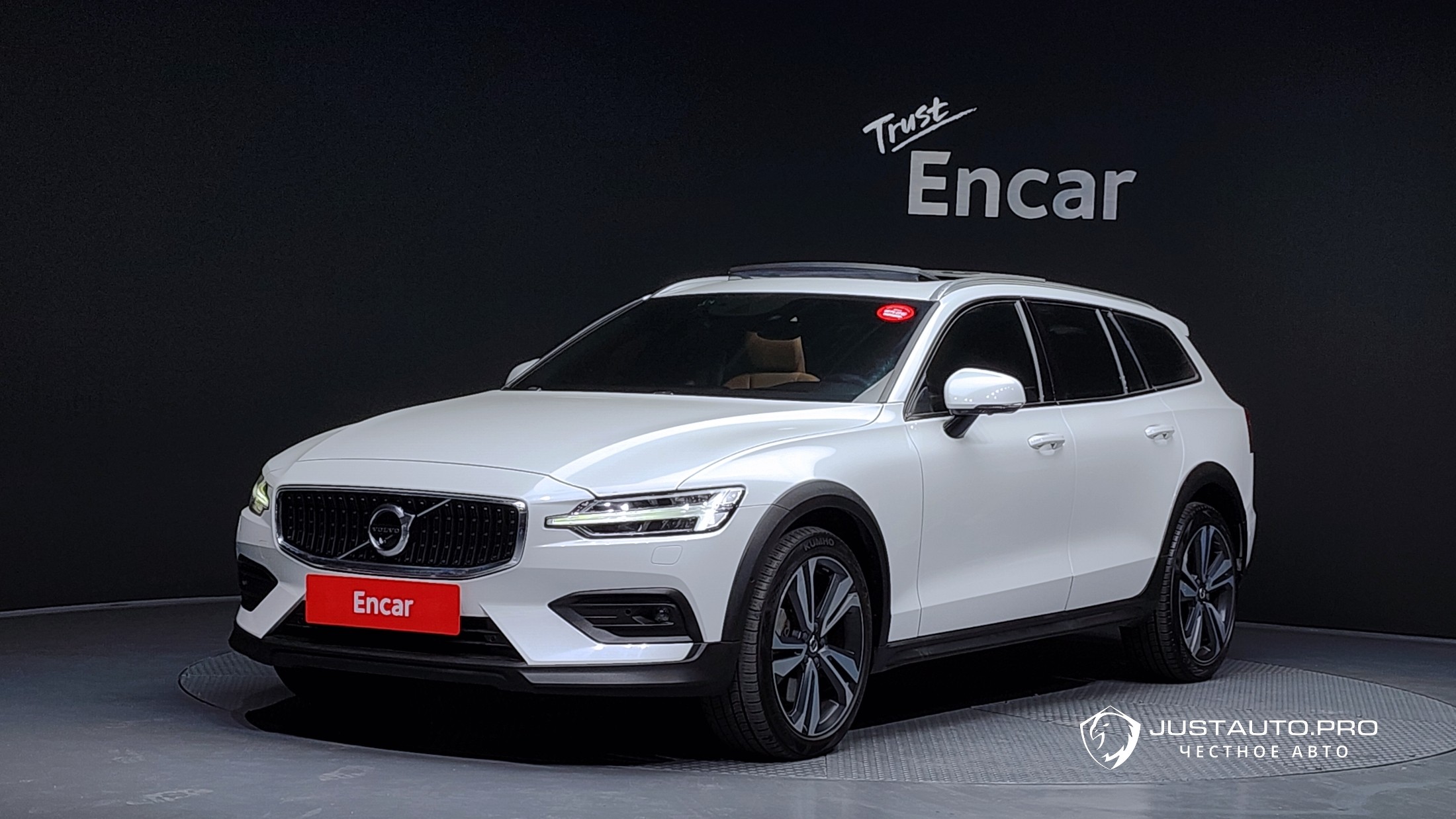 Автомобиль Volvo V60