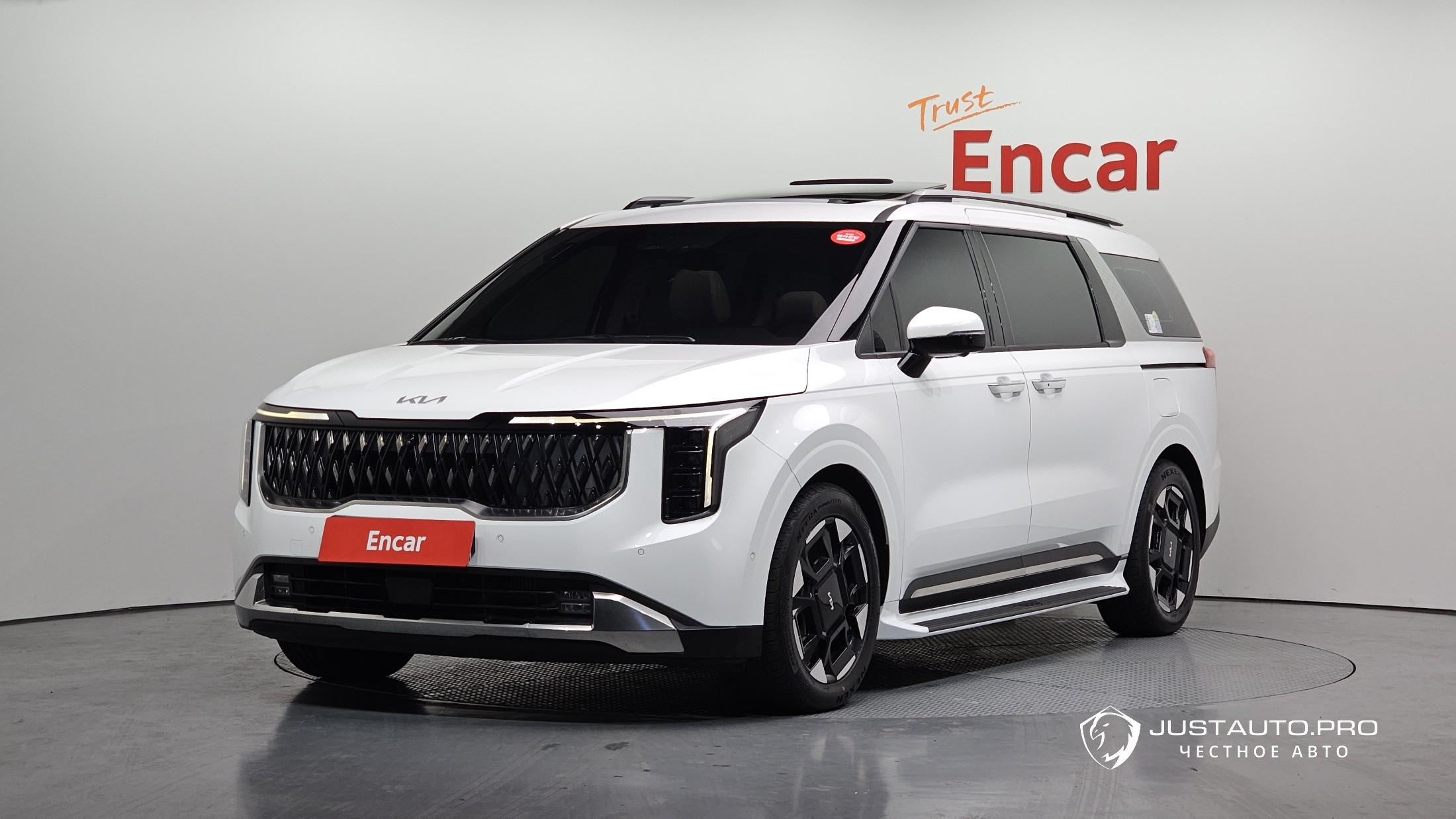 Автомобиль Kia Canival