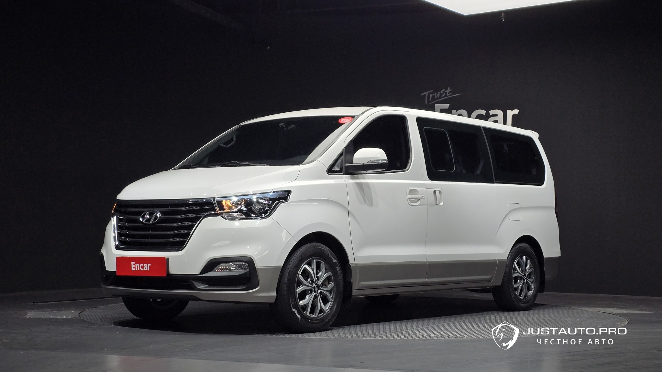 Автомобиль Hyundai Starex