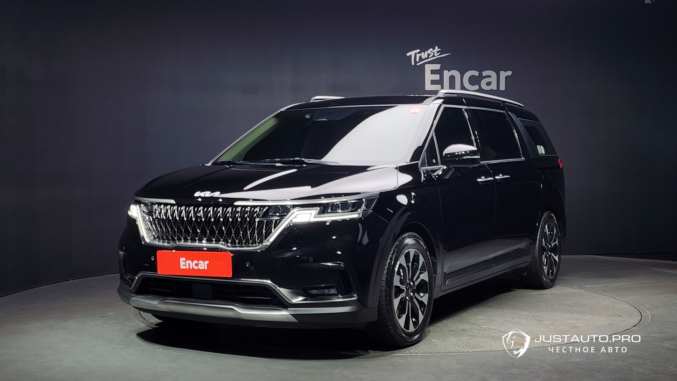 Автомобиль Kia Canival