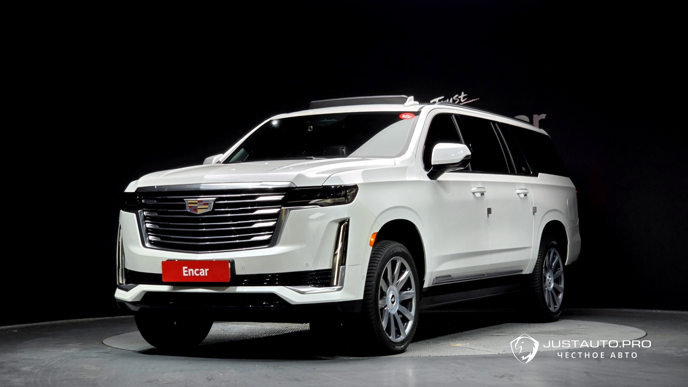 Автомобиль Cadillac Escalade