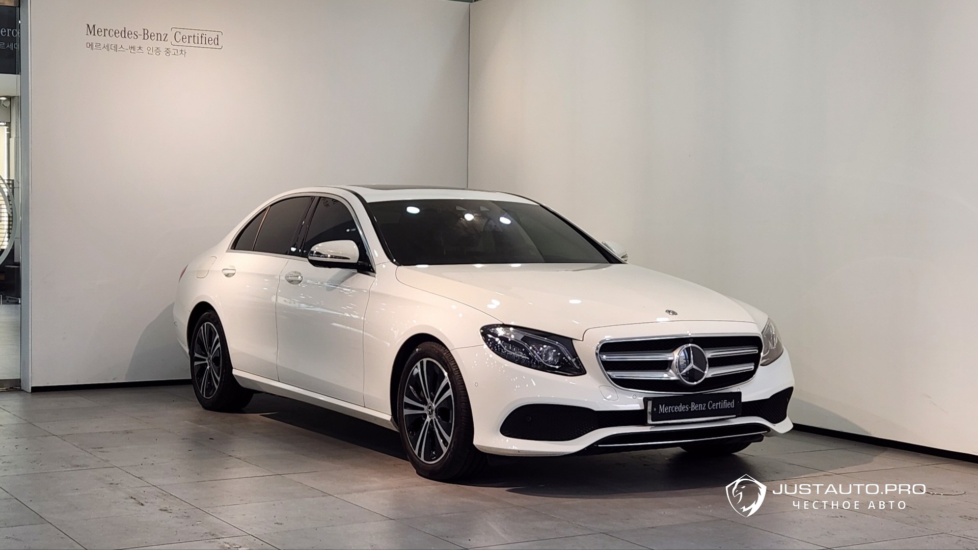 Автомобиль Mercedes-Benz E-Class