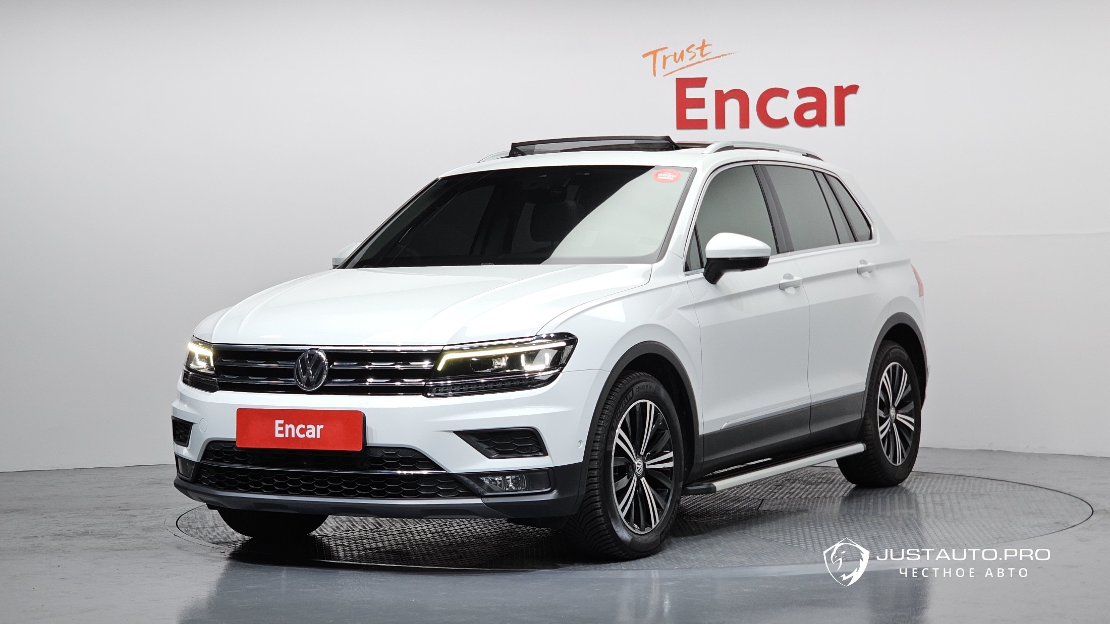 Автомобиль Volkswagen Tiguan