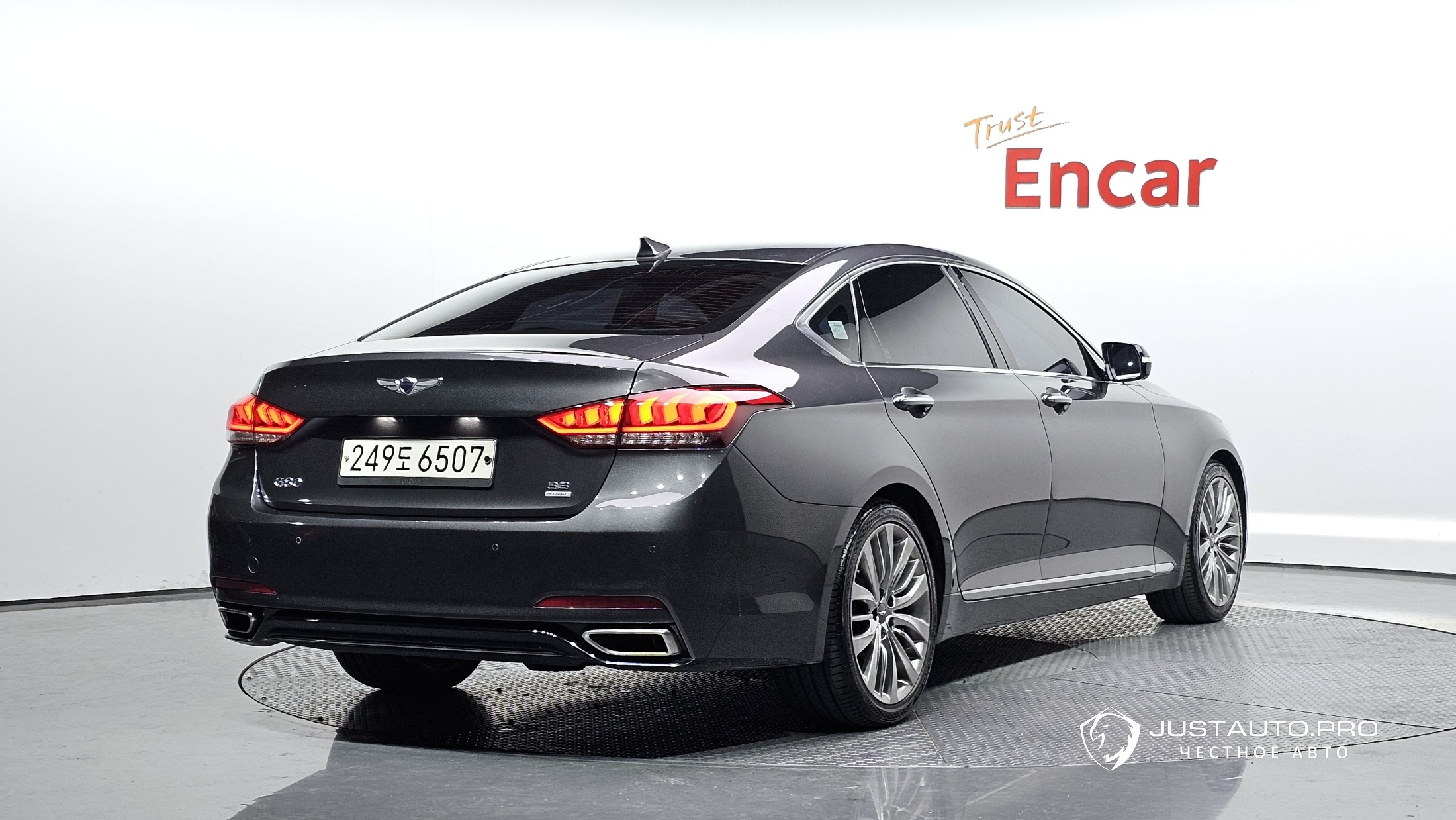 Автомобиль Genesis G80