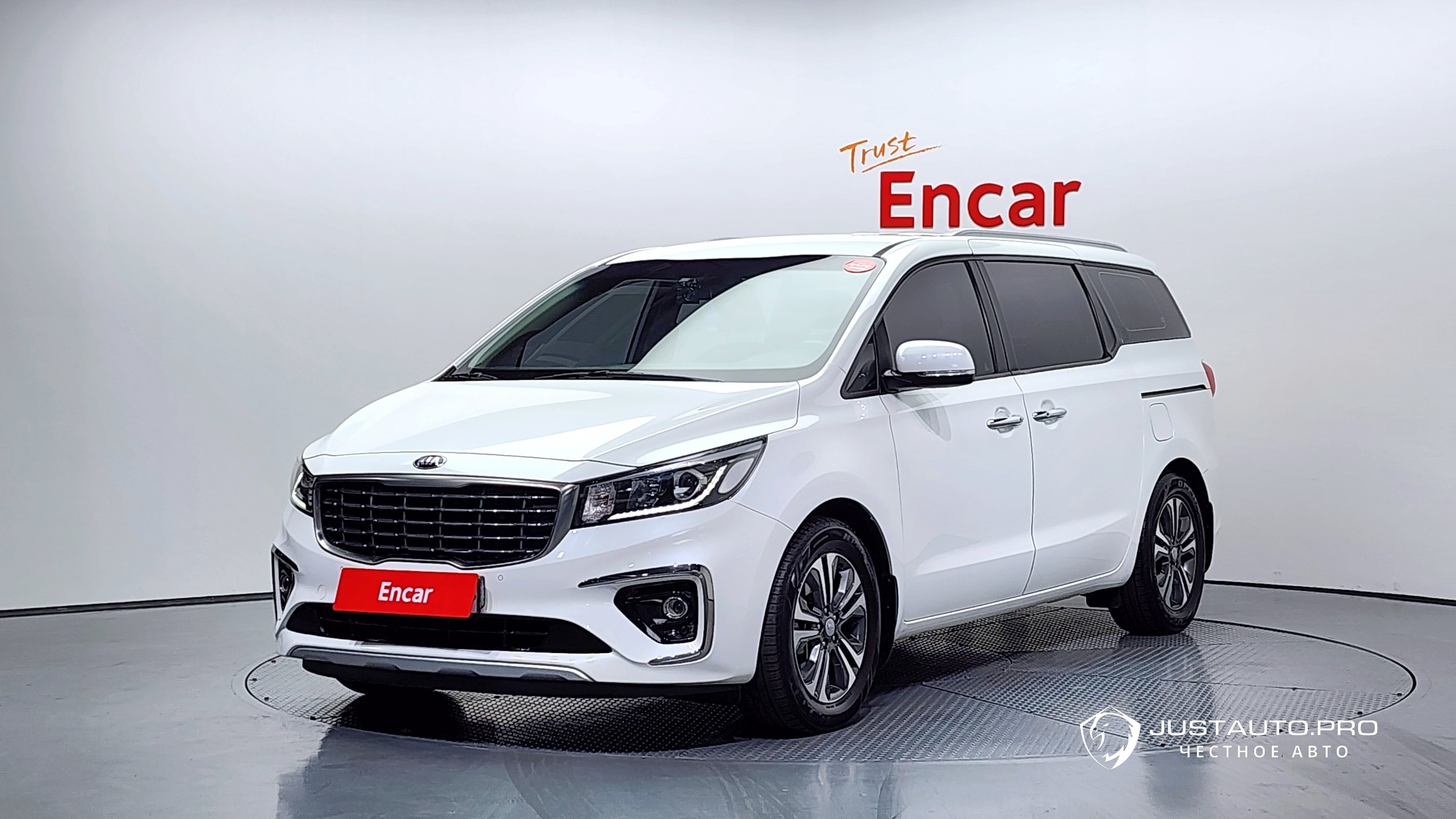 Автомобиль Kia Canival