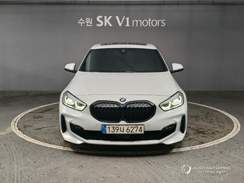 Автомобиль BMW 1-Series