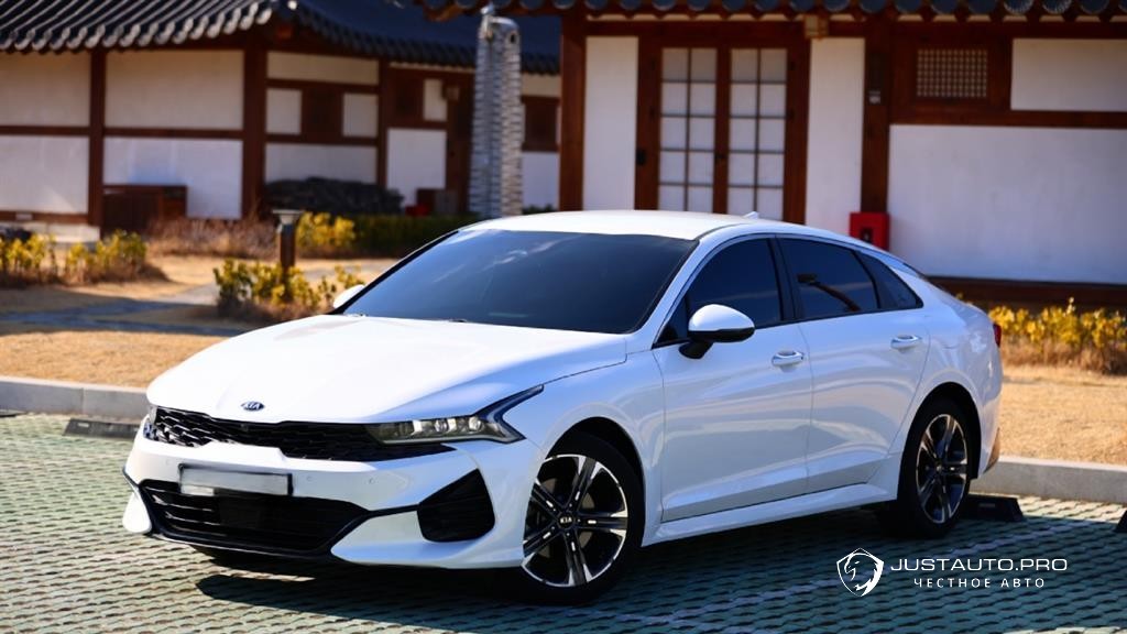 Автомобиль Kia K5