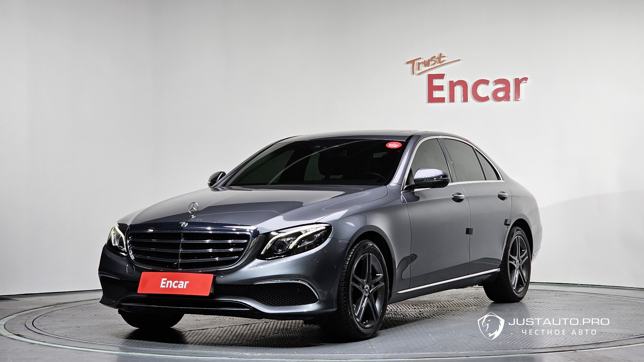 Автомобиль Mercedes-Benz E-Class