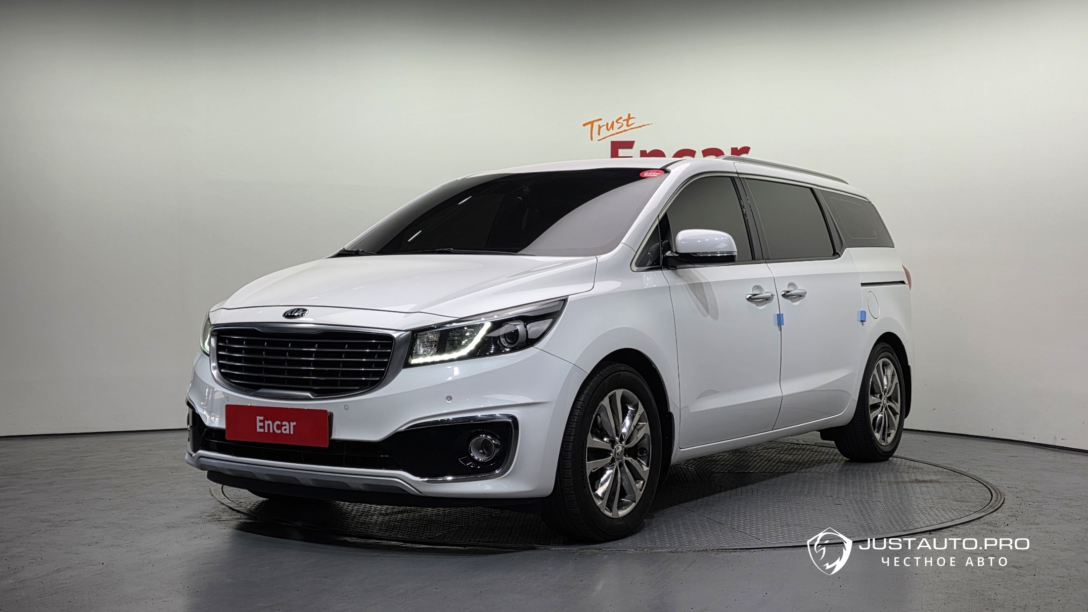 Автомобиль Kia Canival