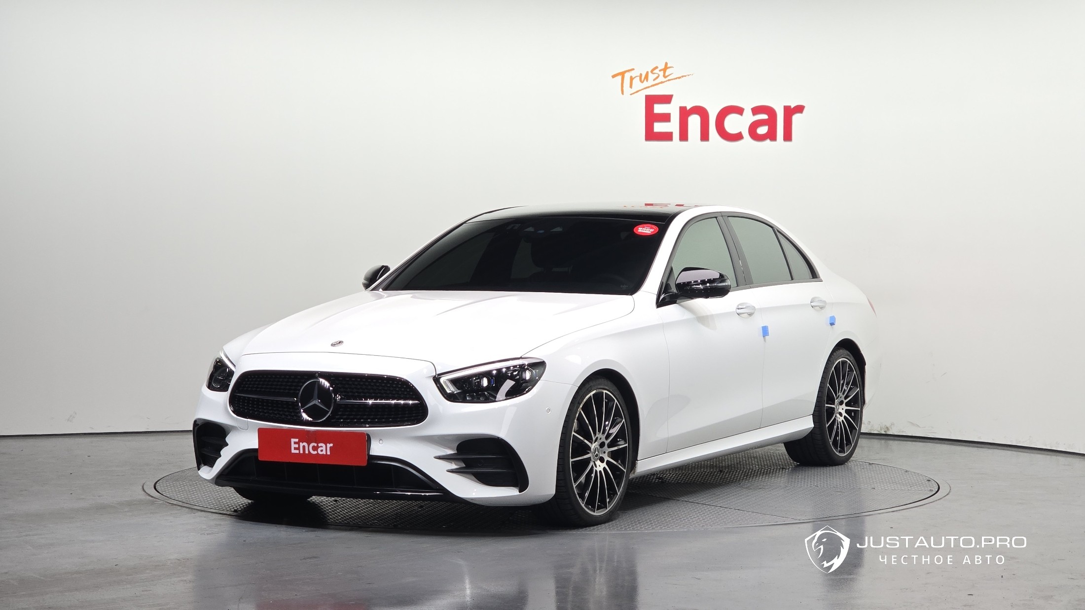 Автомобиль Mercedes-Benz E-Class