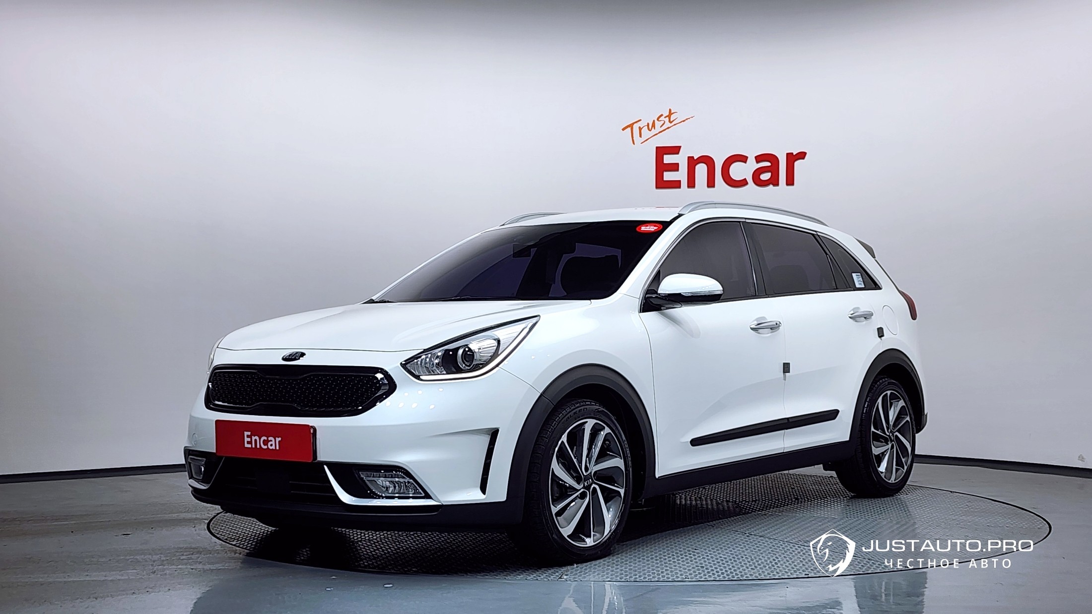 Автомобиль Kia Niro