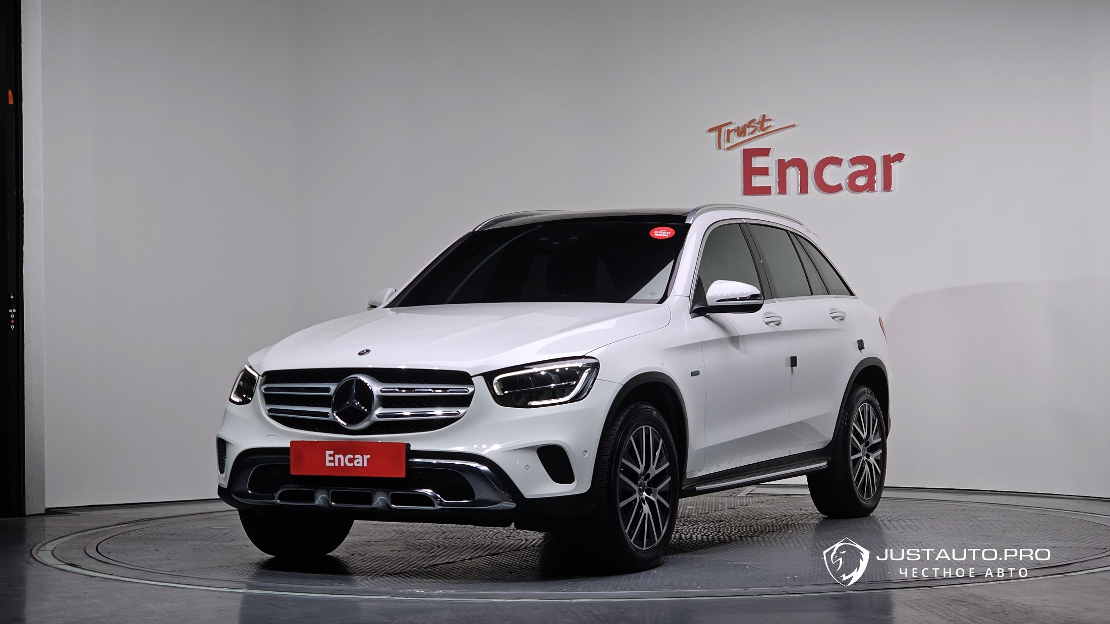 Автомобиль Mercedes-Benz GLC-Class