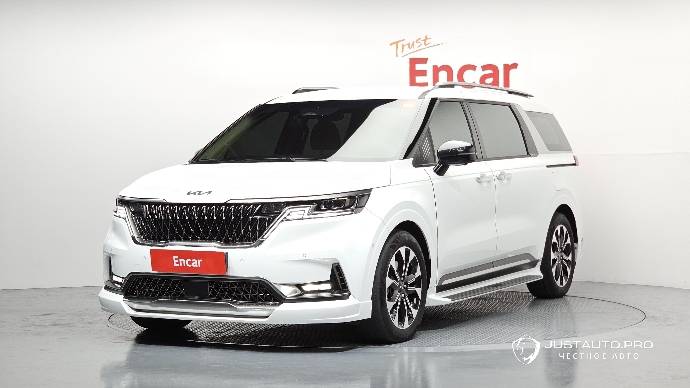 Автомобиль Kia Canival