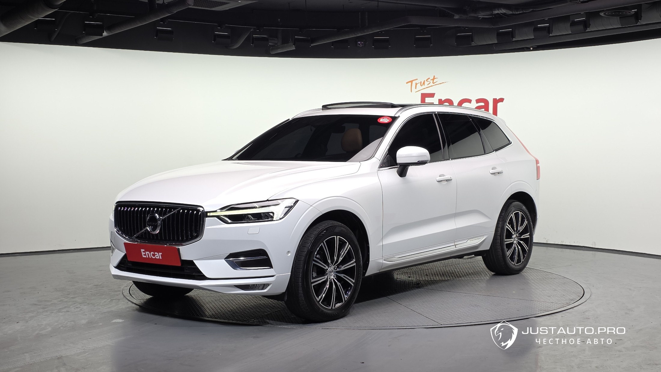 Автомобиль Volvo XC60