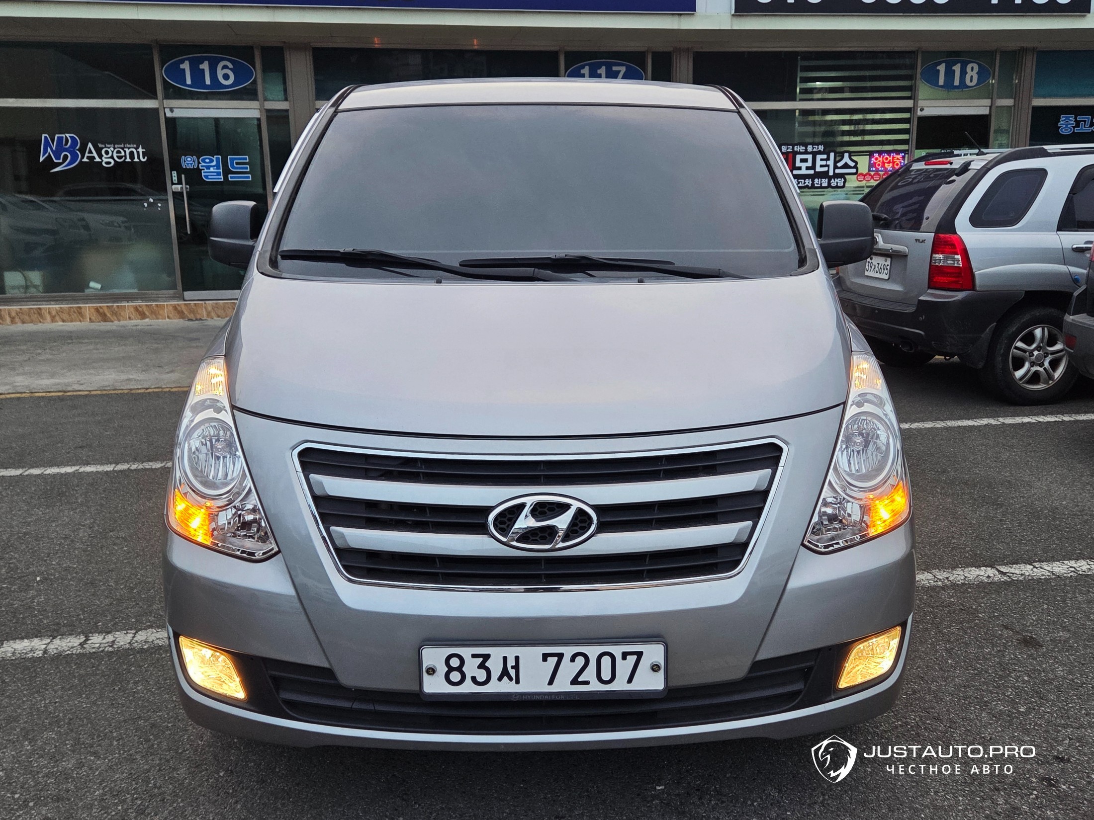 Автомобиль Hyundai Starex