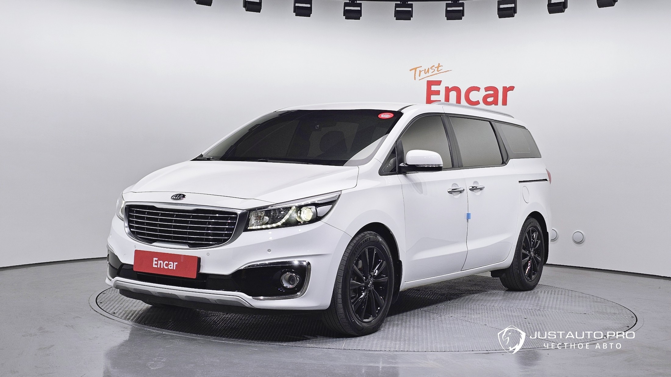 Автомобиль Kia Canival