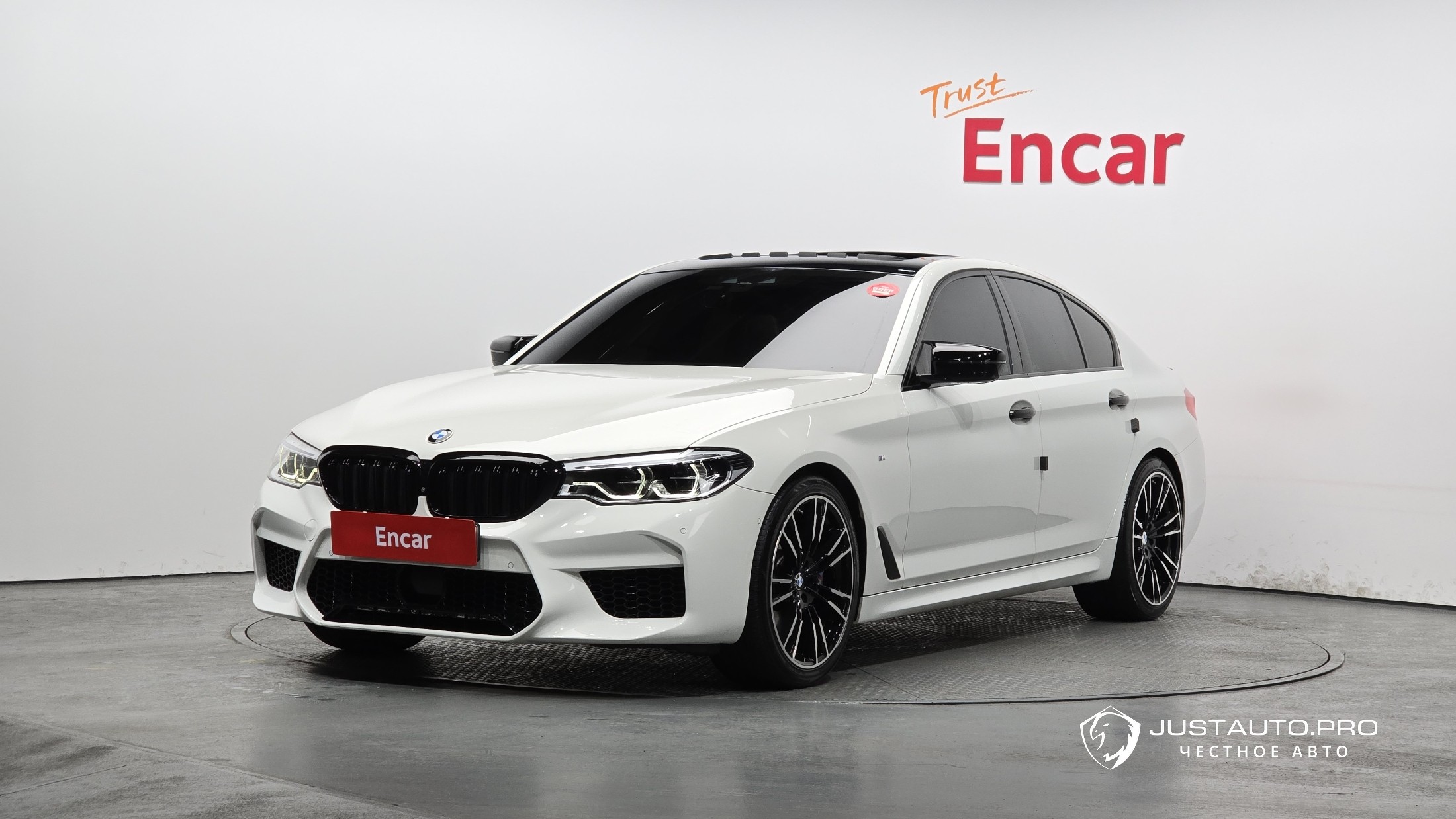 Автомобиль BMW 5-Series