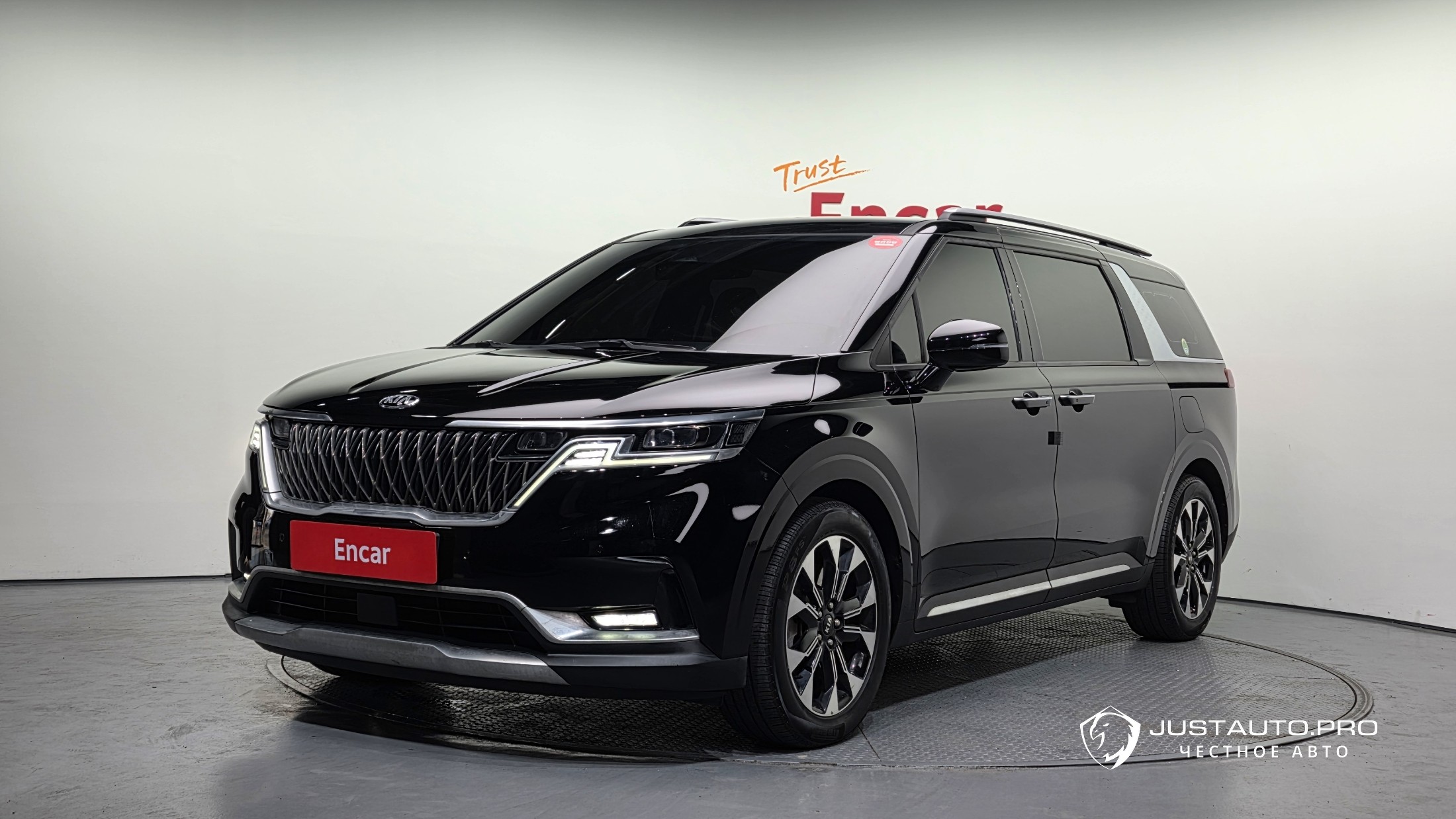 Автомобиль Kia Canival