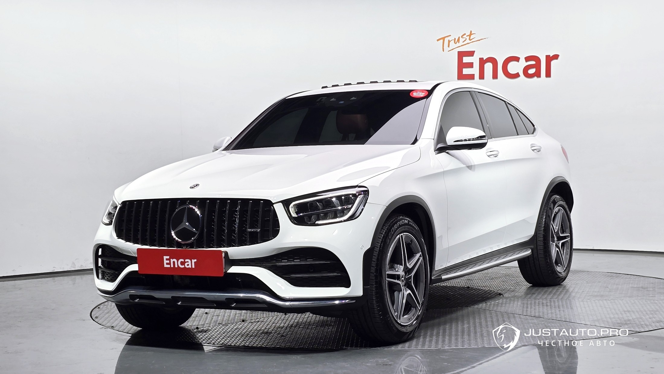 Автомобиль Mercedes-Benz GLC-Class