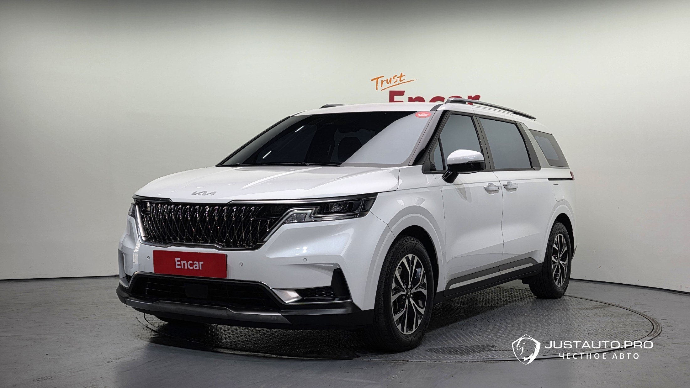 Автомобиль Kia Canival