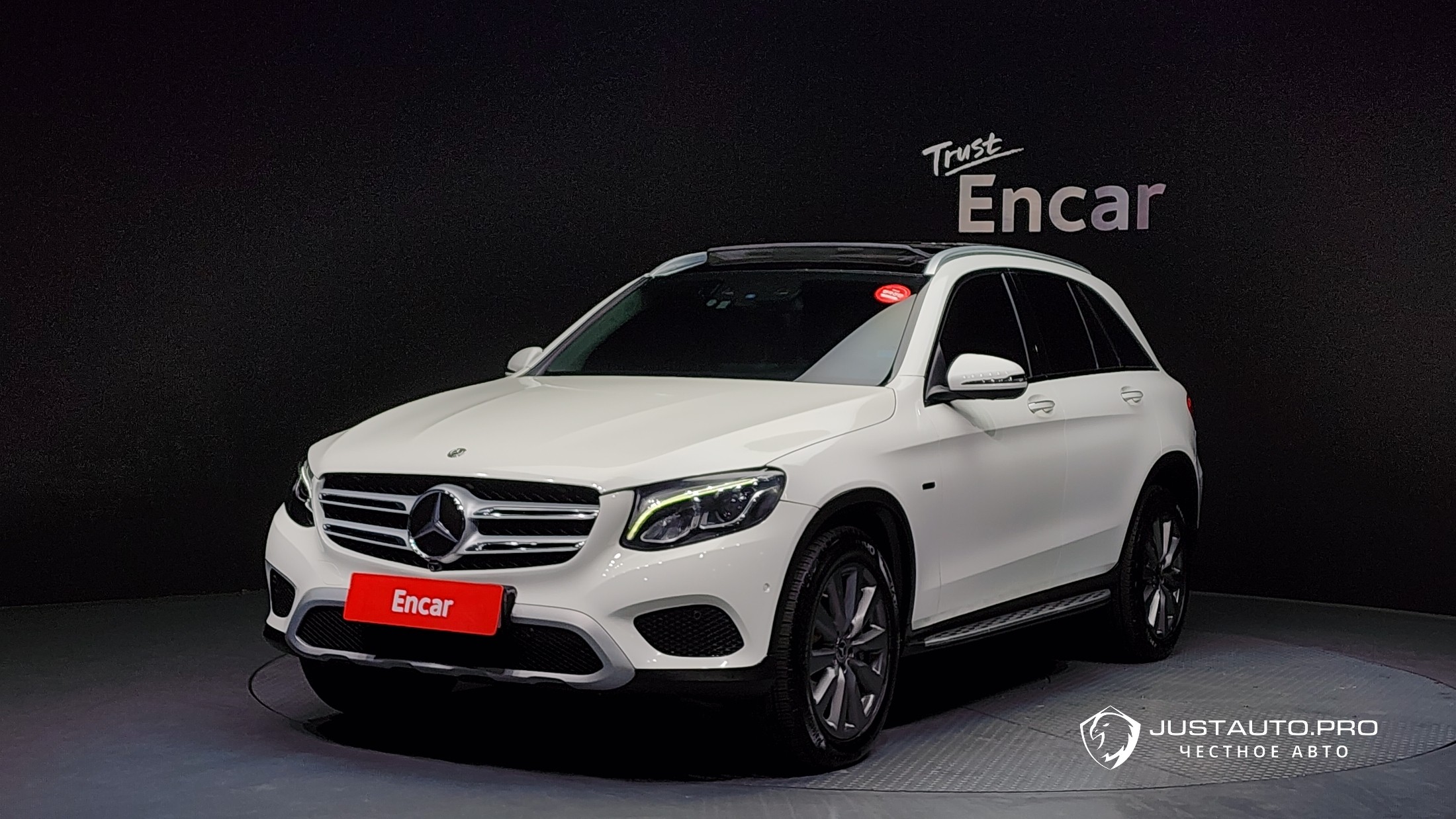 Автомобиль Mercedes-Benz GLC-Class