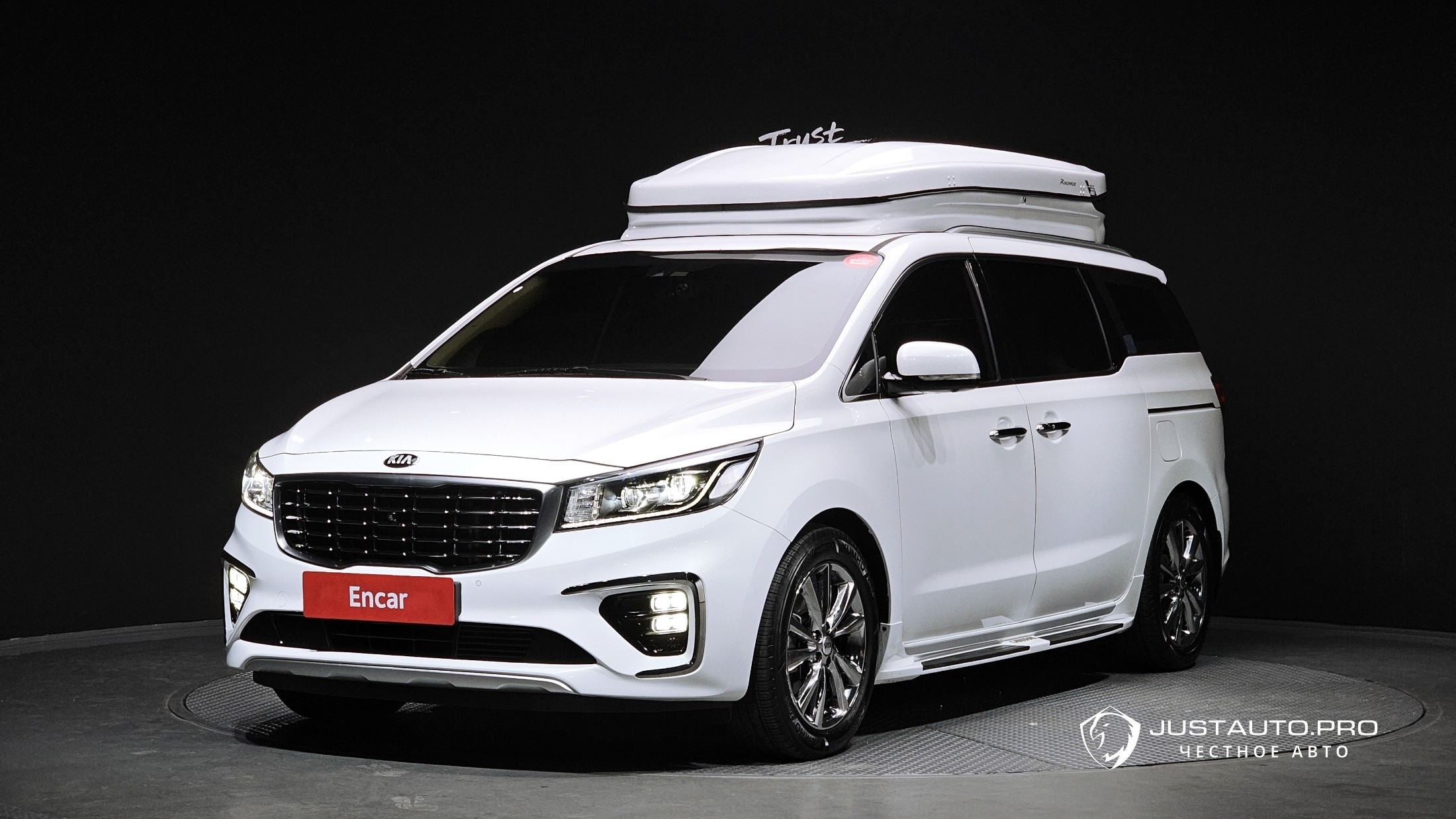 Автомобиль Kia Canival