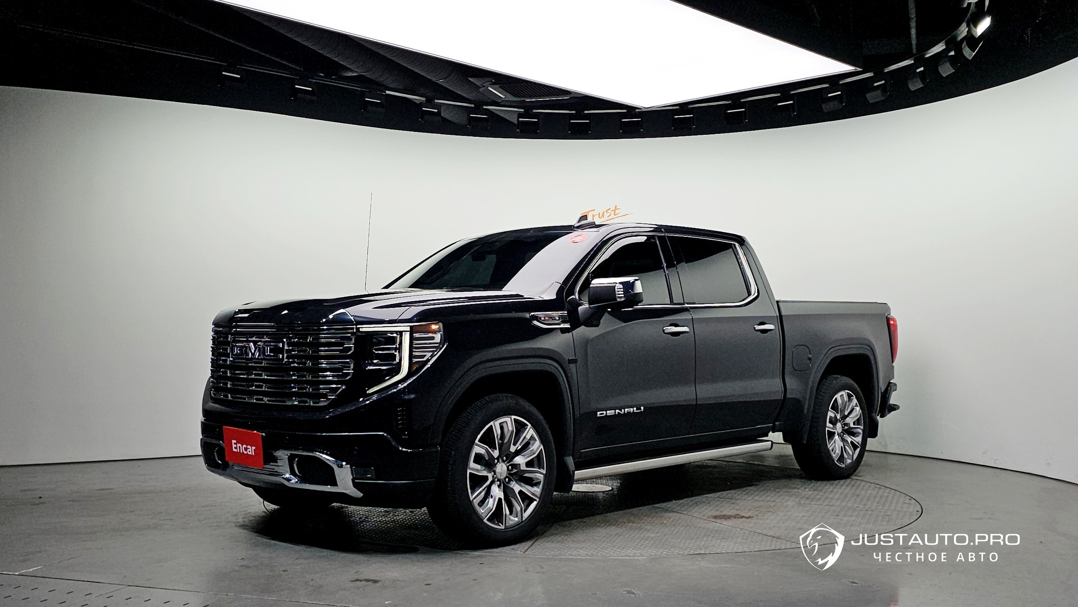 Автомобиль GMC Sierra
