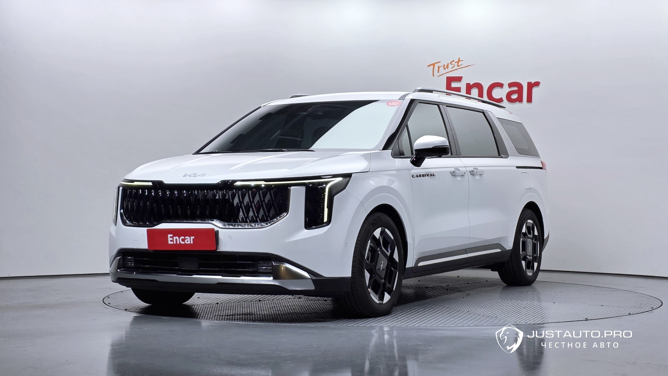 Автомобиль Kia Canival
